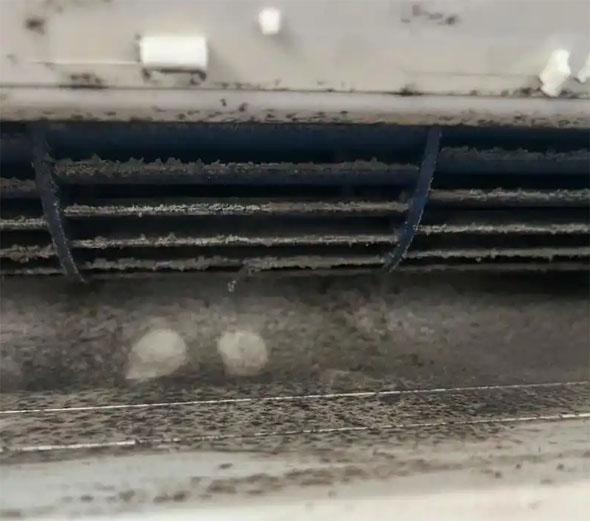 桦川空调吹的风有股烧焦味是怎么回事